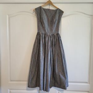 Gorgeous Modcloth 50's Fit & Flare Midi - Gray 100% Cotton - Small or XS
